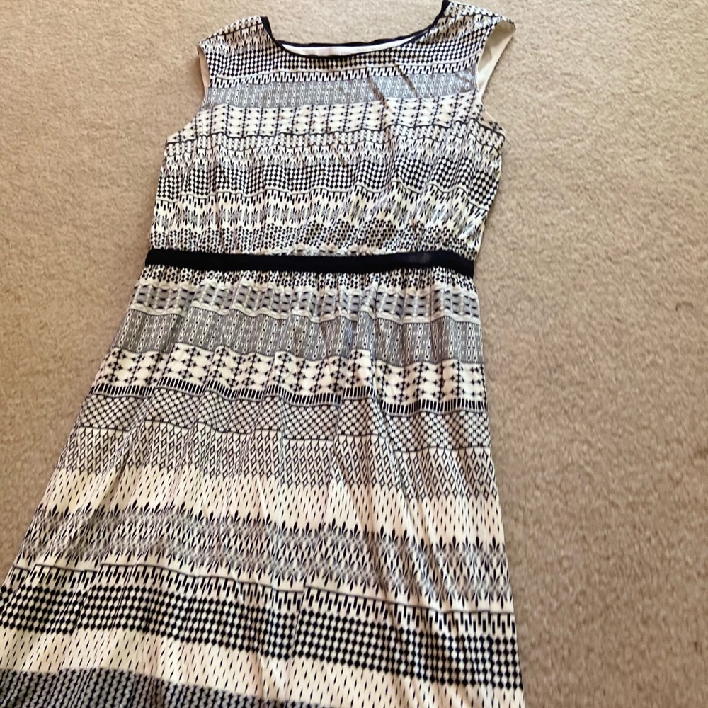NWOT Ann Taylor Loft Black White Patterned Dress - Picture 4 of 7